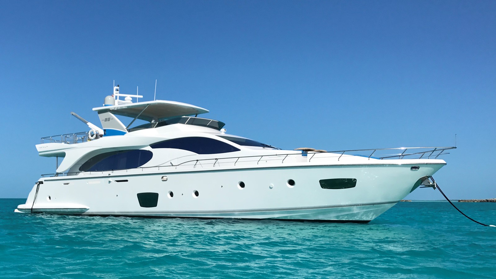 BLUE - 2007 AZIMUT YACHTS 85' Flybridge Motor Yach