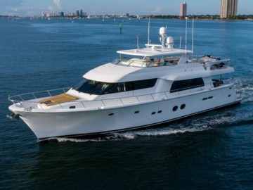 SEAS THE MOMENT - 2013 PACIFIC MARINER 85' Motoryacht