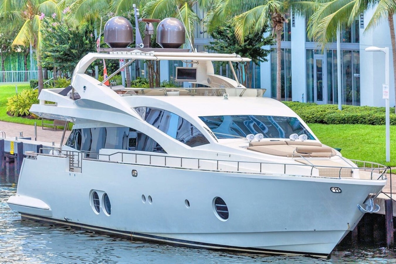 Kaeru - 2015 AICON YACHTS 85' 85 Aicon