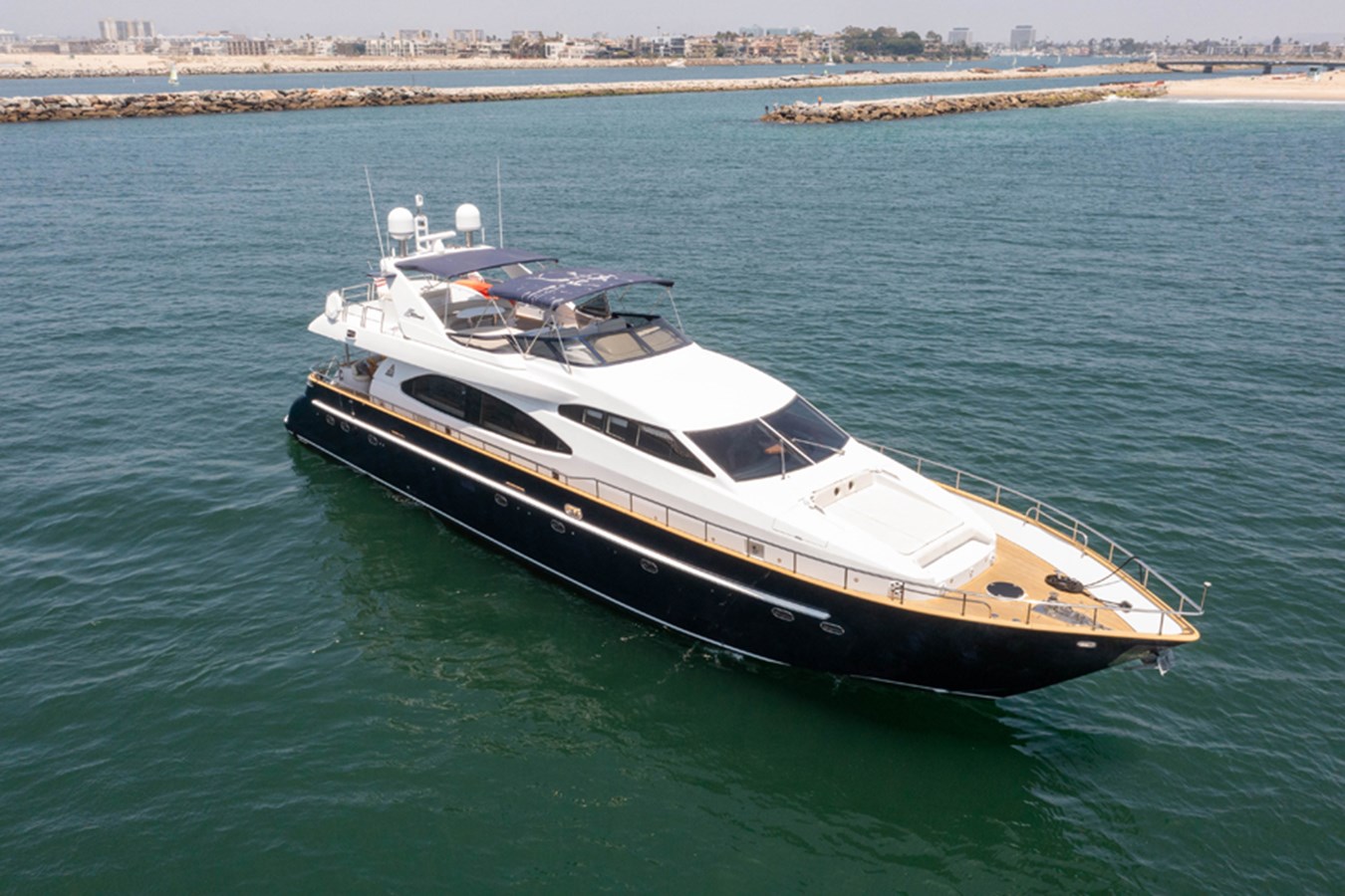 GRAVITY - 2000 AZIMUT YACHTS 85' Ultimate