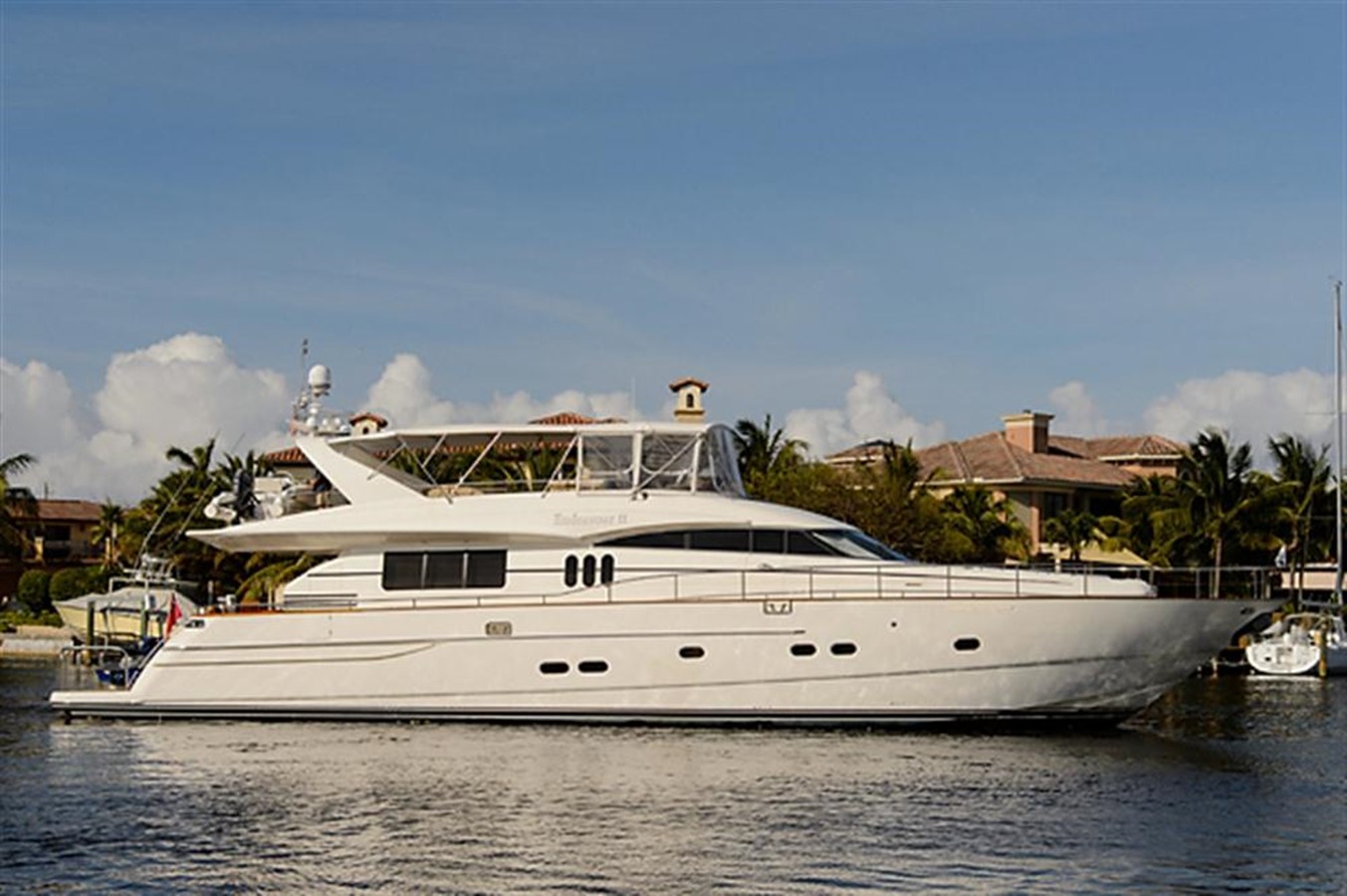 NO NAME - 2002 VIKING SPORT CRUISERS 84' by Prince