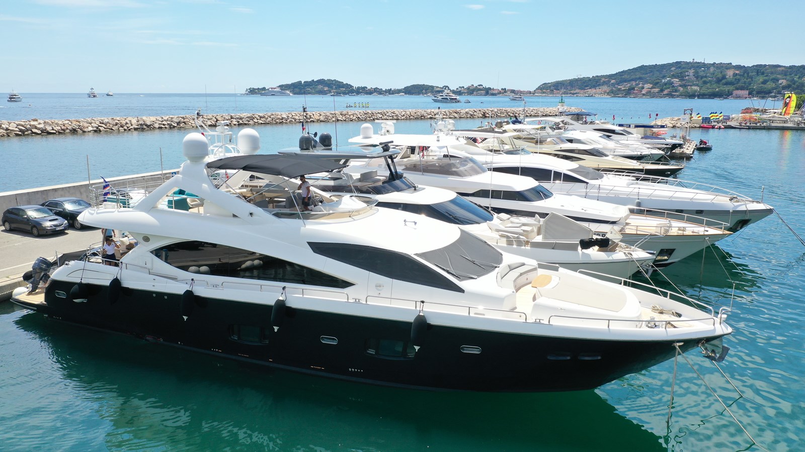 Kapusha - 2011 SUNSEEKER 88' 3