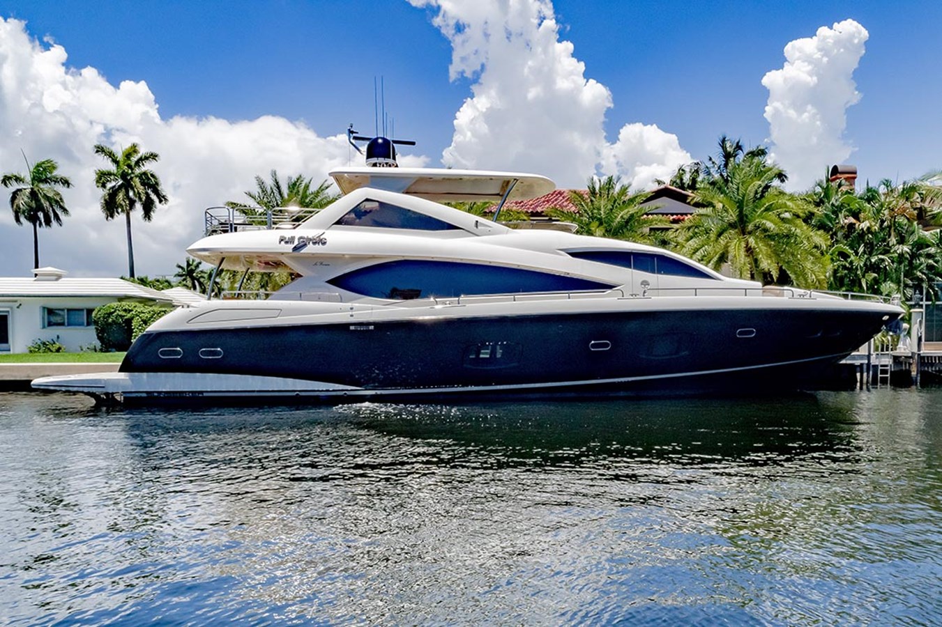 Full Circle - 2014 SUNSEEKER 88' Motor Yacht