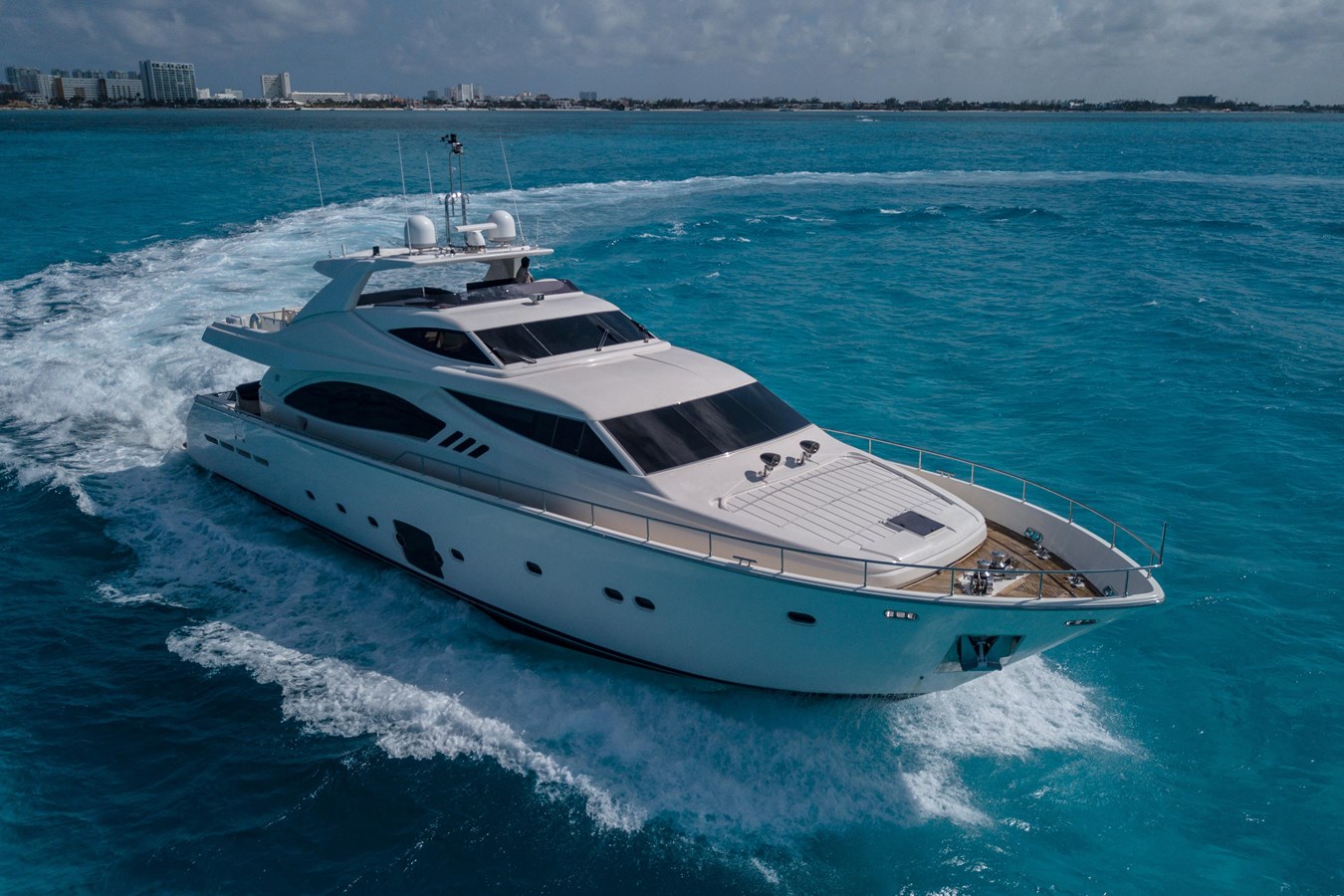 Fortis II - 2008 FERRETTI YACHTS 88' 881