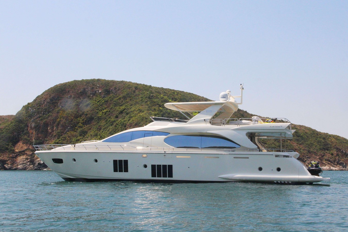 JL88 - 2011 AZIMUT YACHTS 87' 11