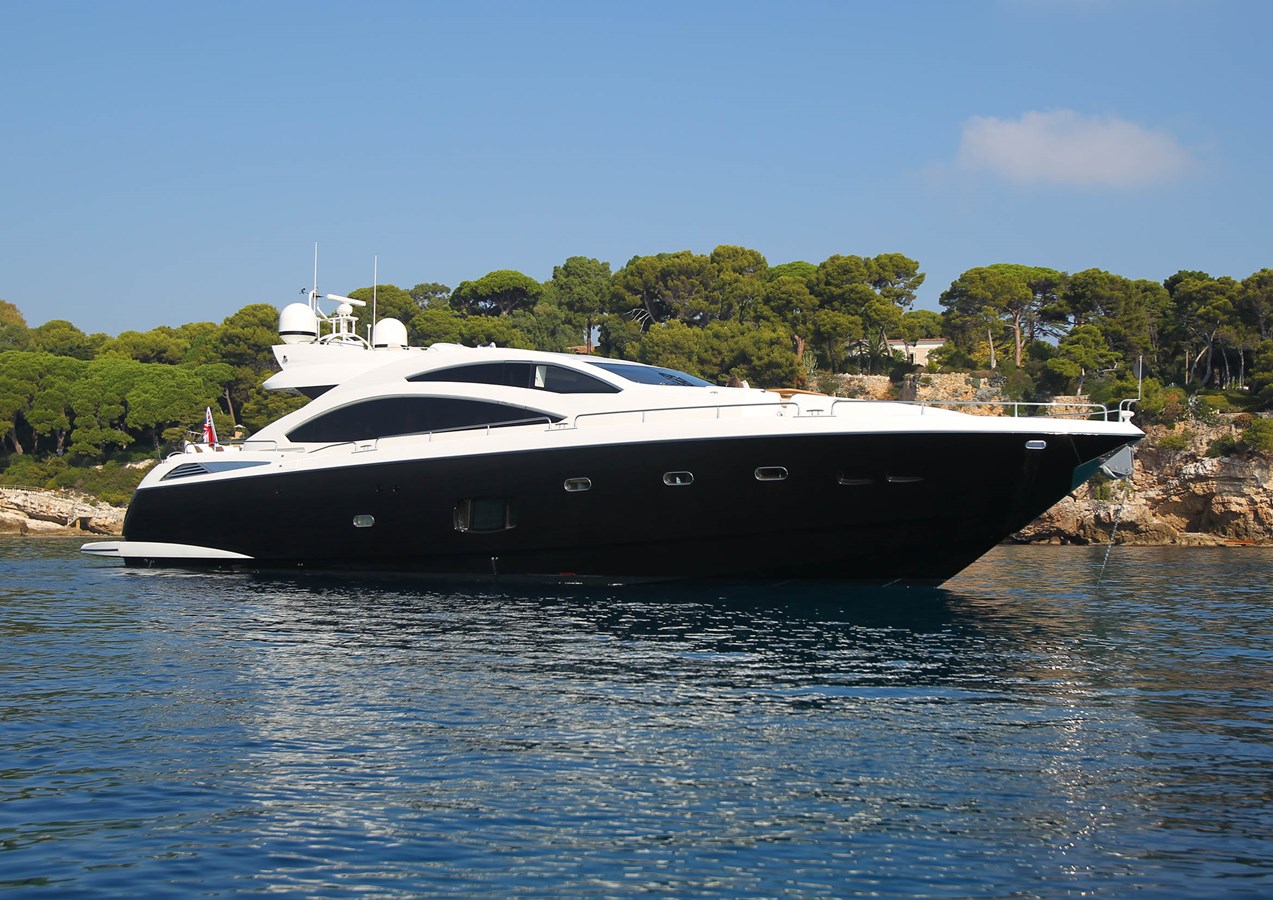 FIRECRACKER - 2011 SUNSEEKER 87' Predator 84