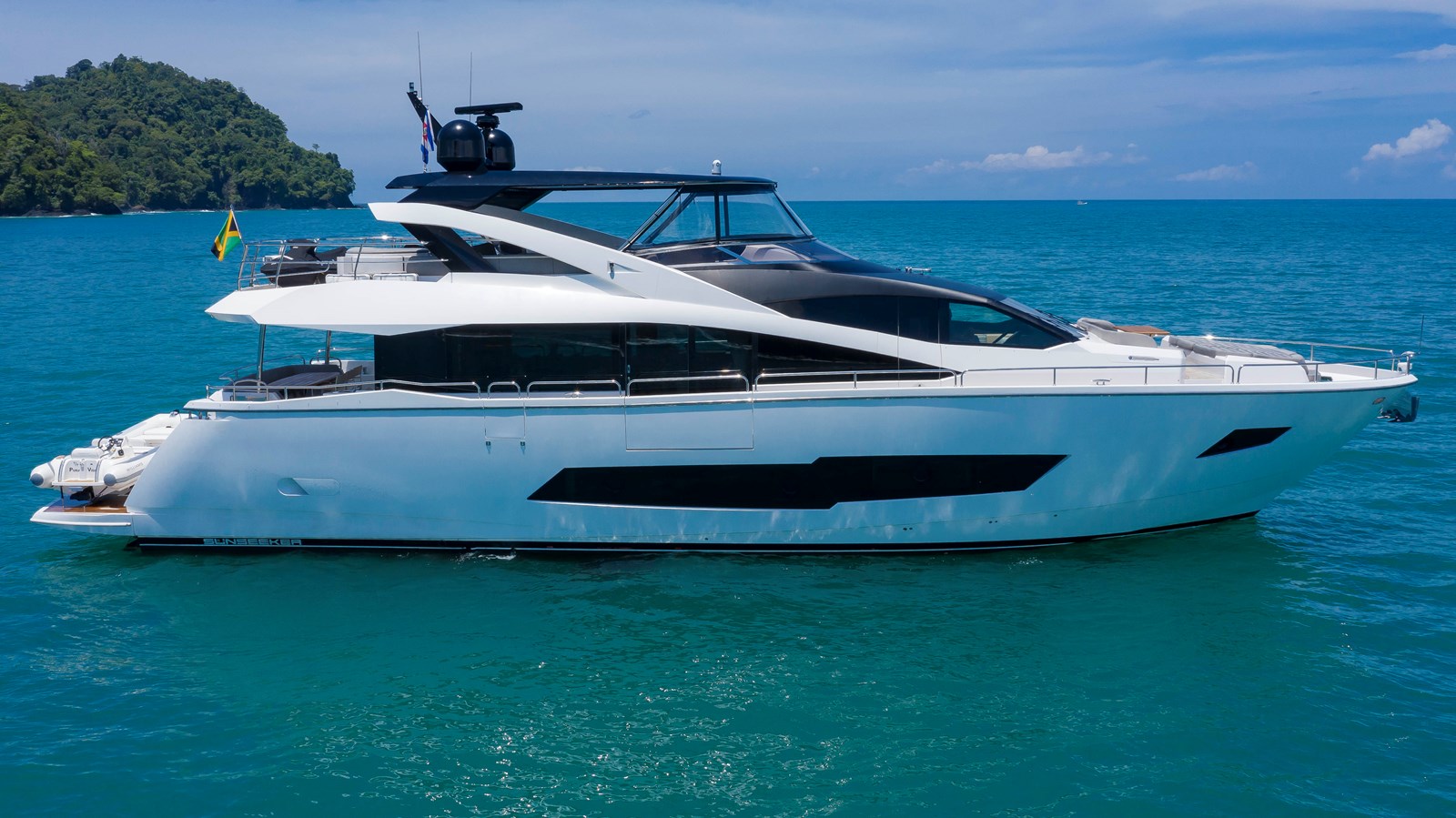 PURA VIDA - 2016 SUNSEEKER 86' 11