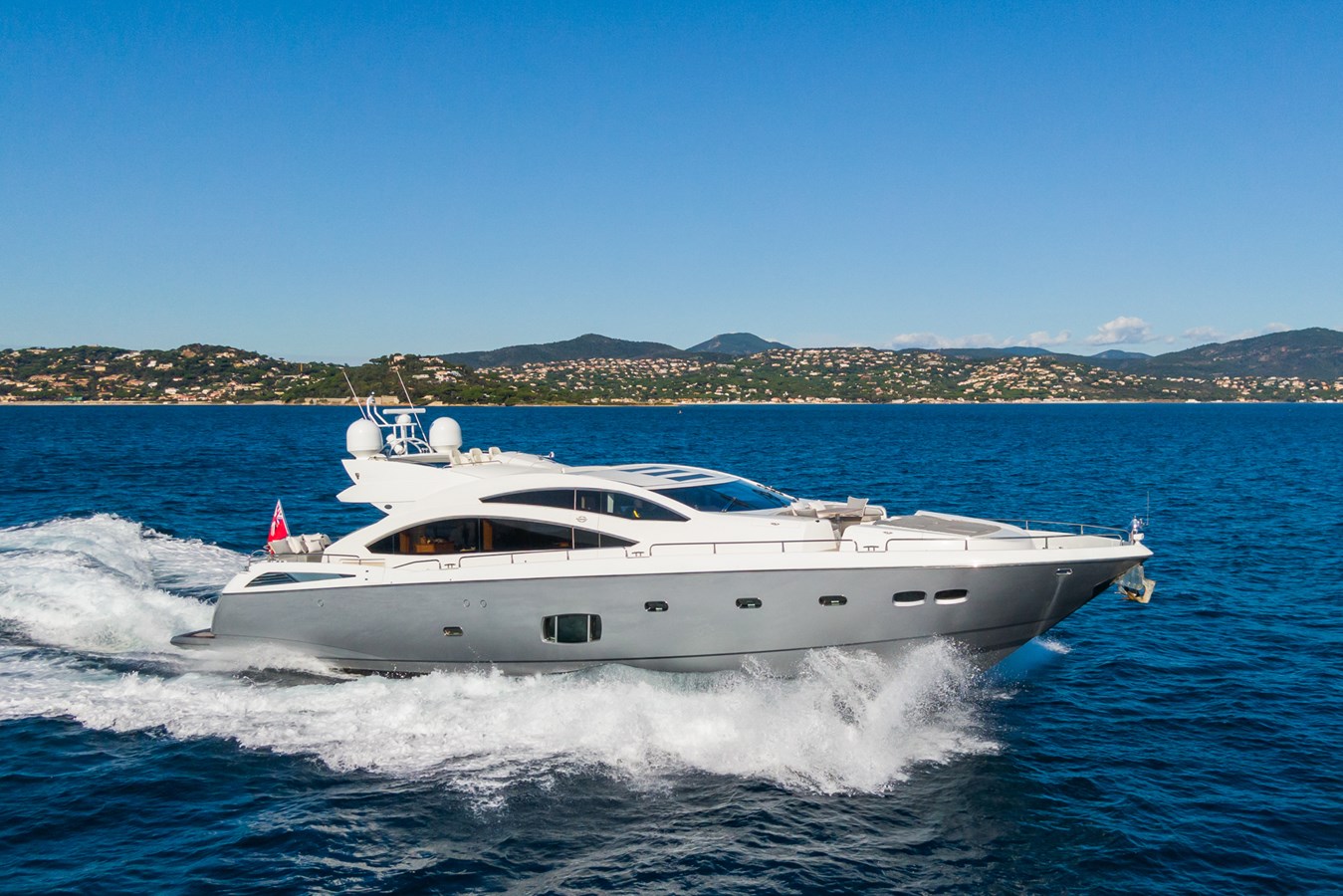 GHOST - 2009 SUNSEEKER 86' 11