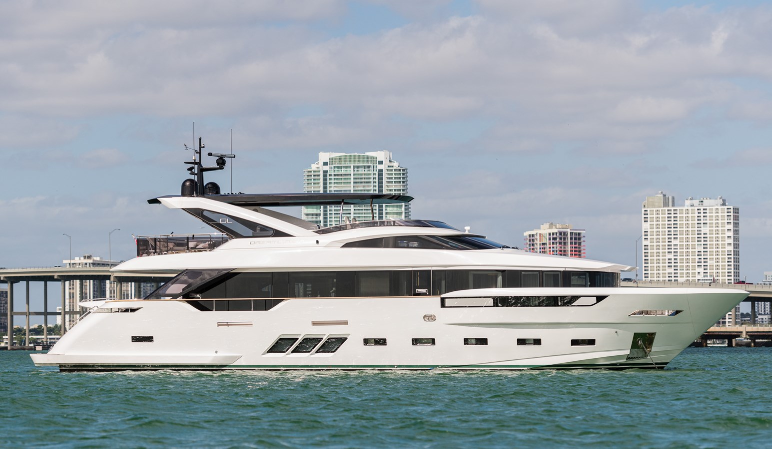 PODEROSO - 2019 DL YACHTS - DREAMLINE 86' 4