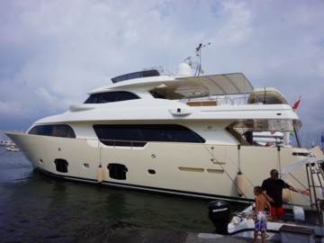 YELLOW TURTLE - 2010 FERRETTI YACHTS 86'