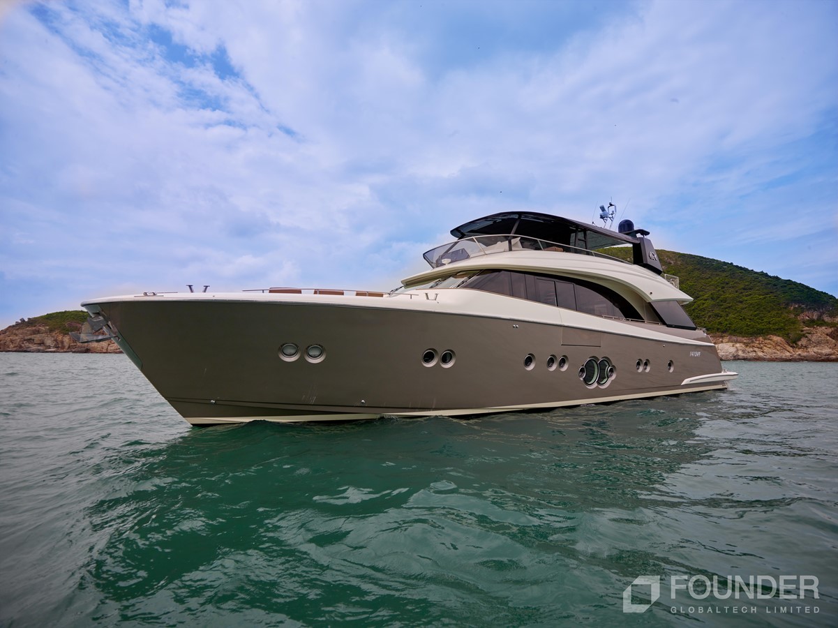 MCY 86 - 2013 MONTE CARLO YACHTS 86' MCY86