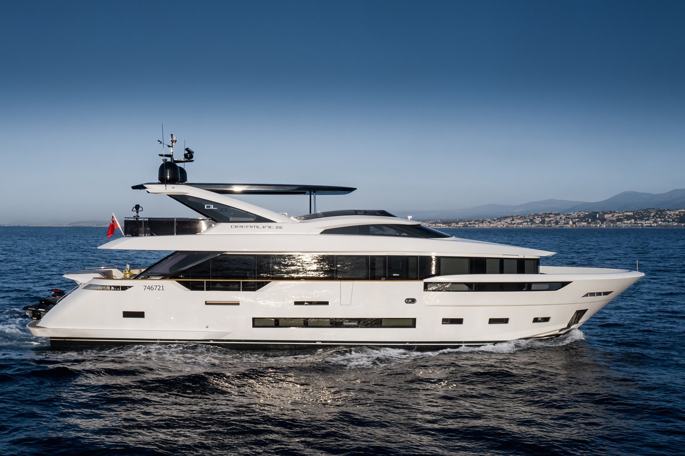 7 Seconds - 2015 DL YACHTS - DREAMLINE 85' 4