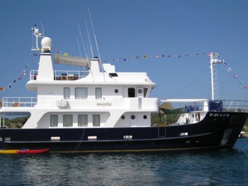 AMARELLA - 2002 INACE 83' Inace 83 Displacement Explorer