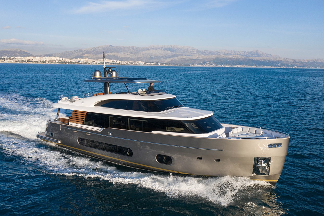 OREL - 2020 AZIMUT YACHTS 82' 9