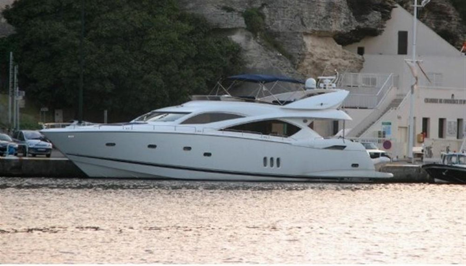 Martlet - 2003 SUNSEEKER 82' 6