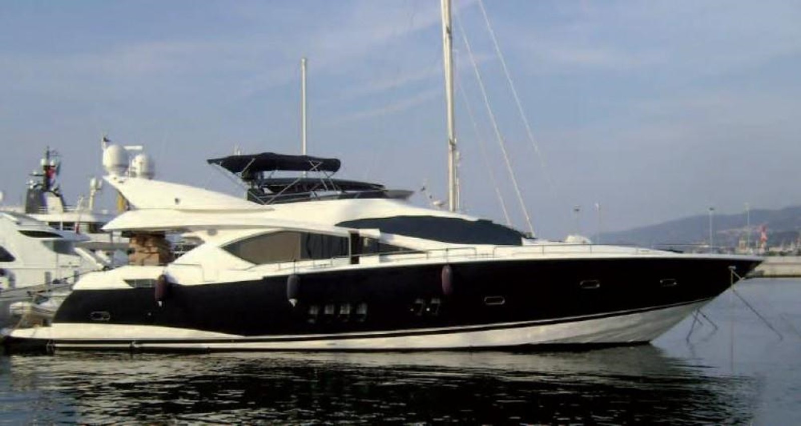 May May - 2007 SUNSEEKER 82' Yacht 82