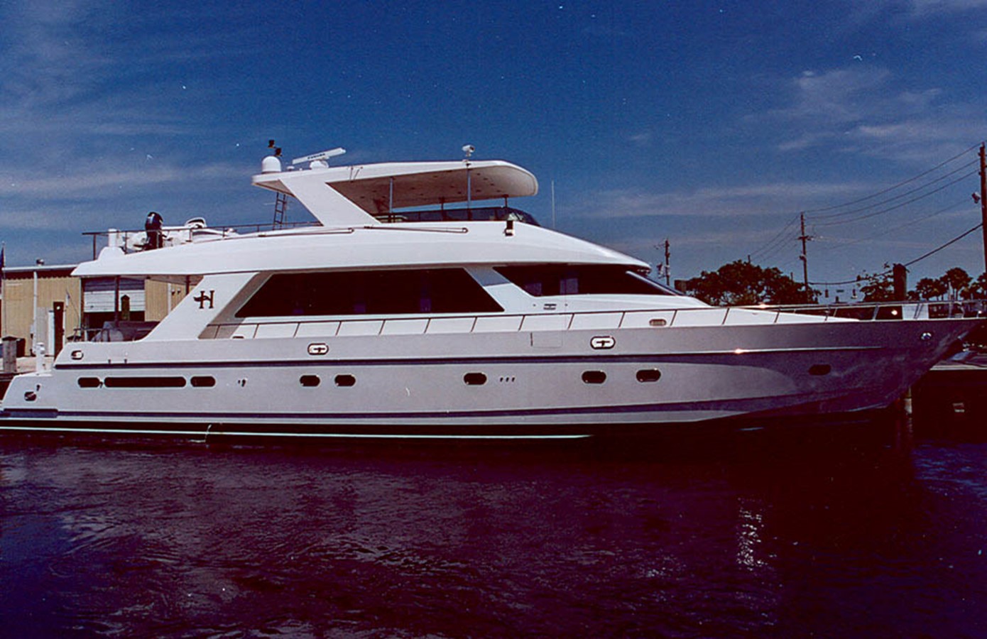 BARONESS - 2001 HARGRAVE 82' Capri