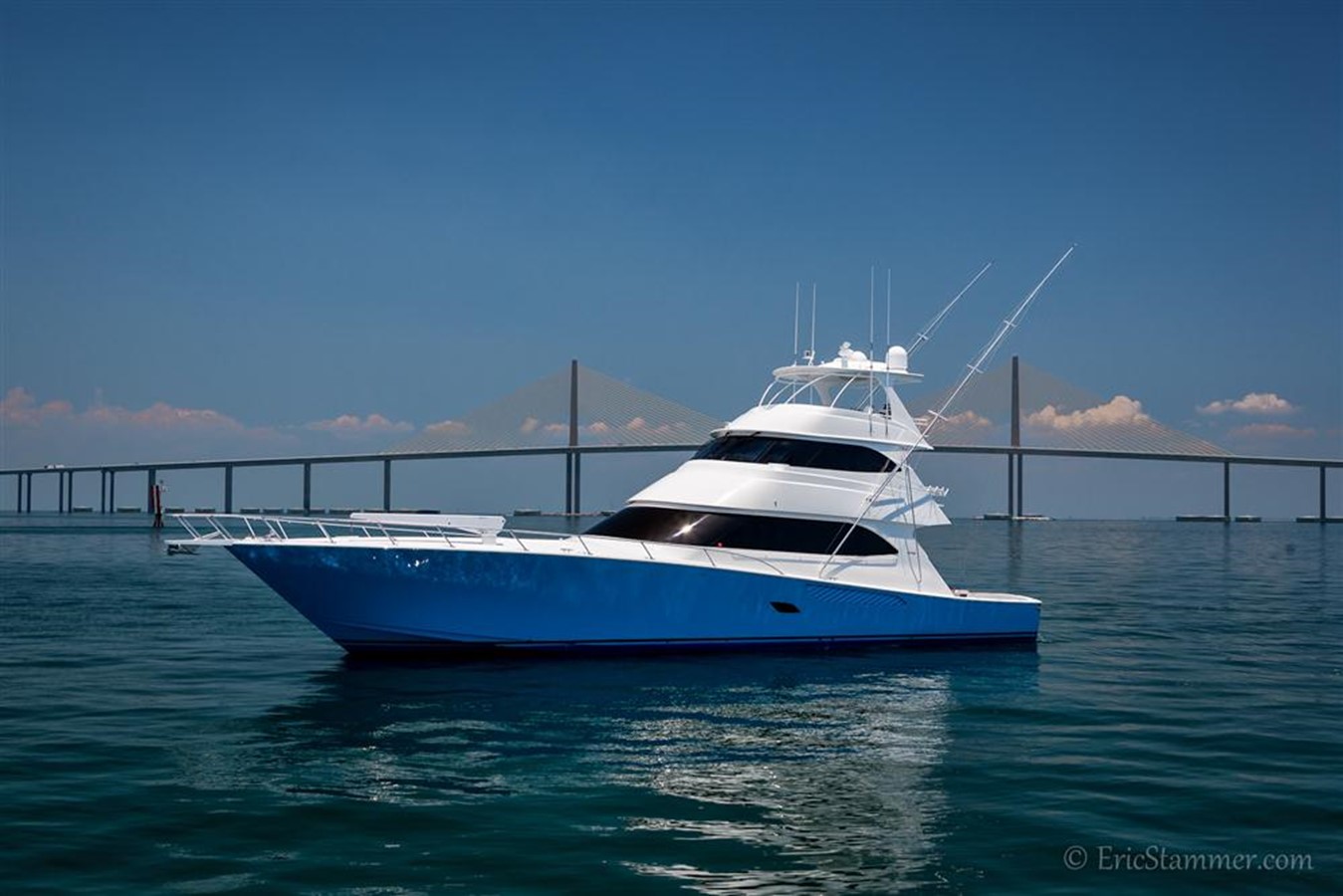 No Name - 2010 VIKING 82' Skybridge Convertible