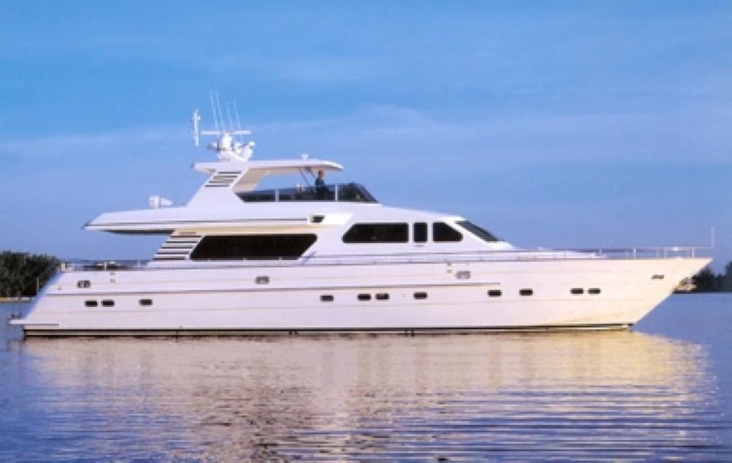 Sunshine - 2001 HORIZON 82' Motoryacht