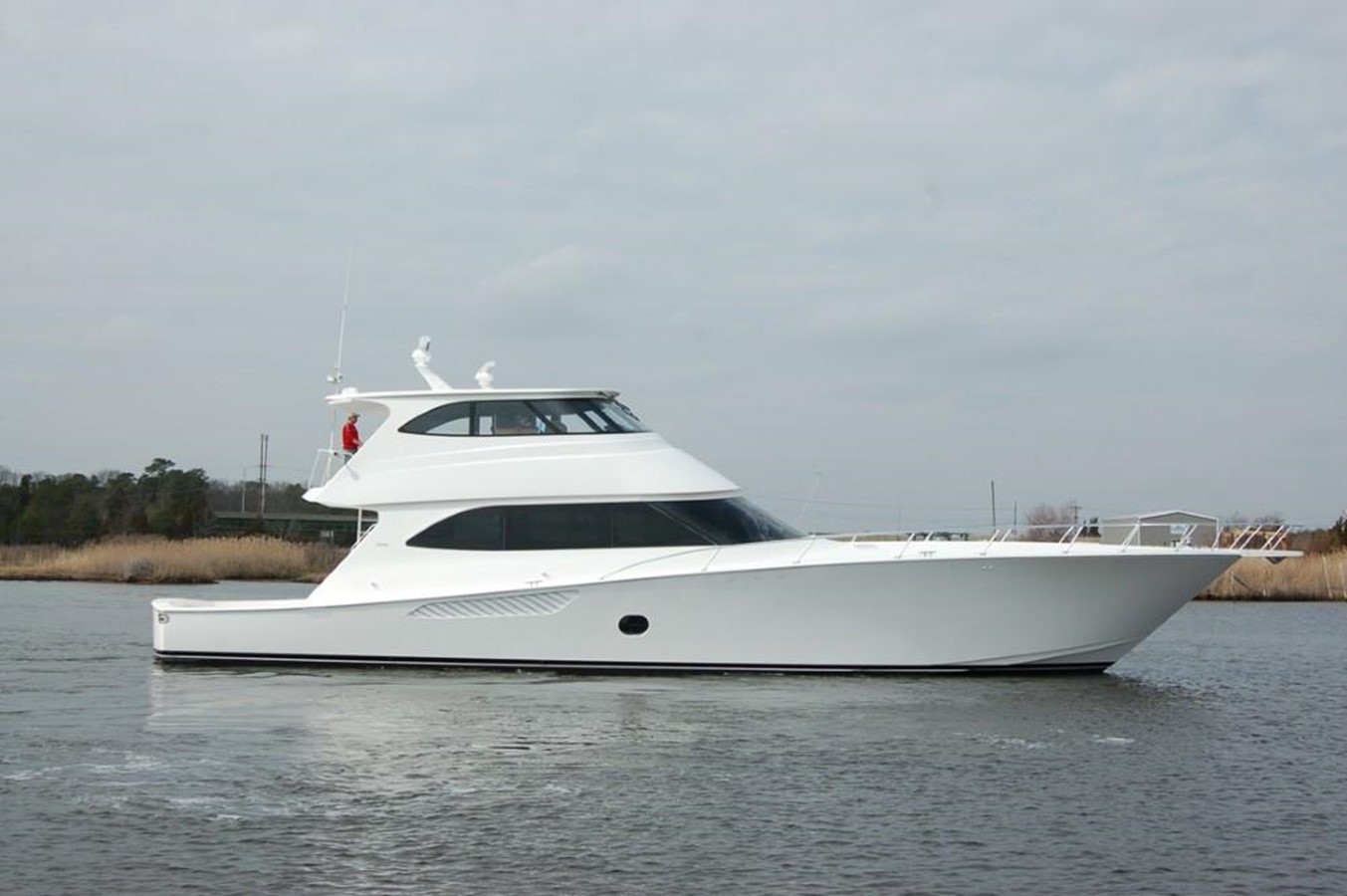 82-021 - 2013 VIKING 82' Convertible Enclosed Brid