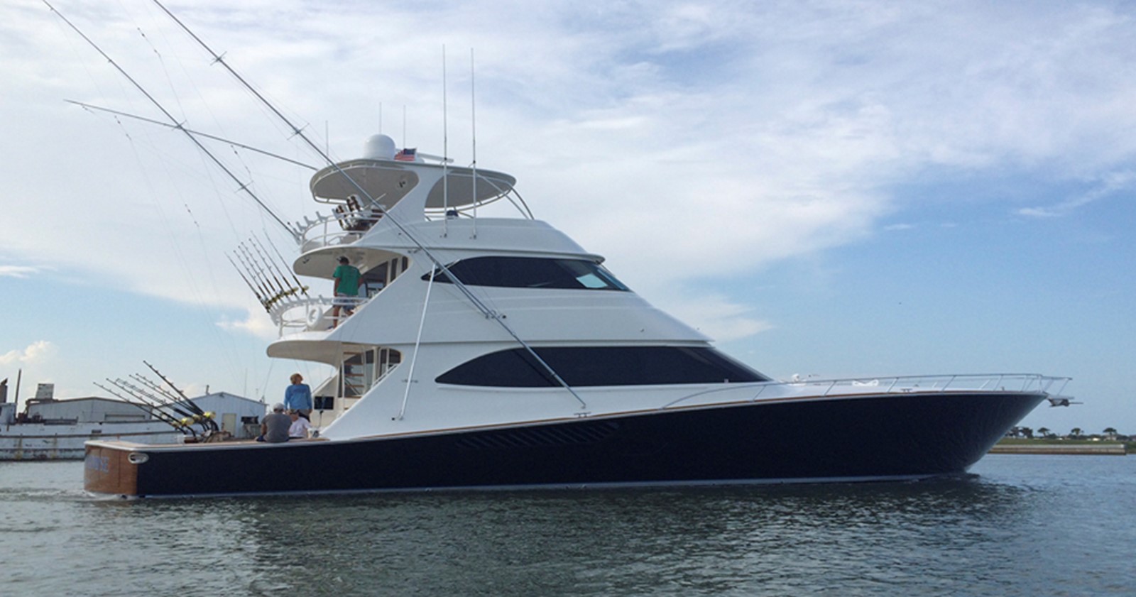 No Compromise - 2010 VIKING 82' 82 Convertible Sky