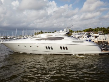 Rich Forever - 2006 SUNSEEKER 82'