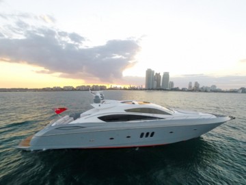 HOUDINI - 2004 SUNSEEKER 82'