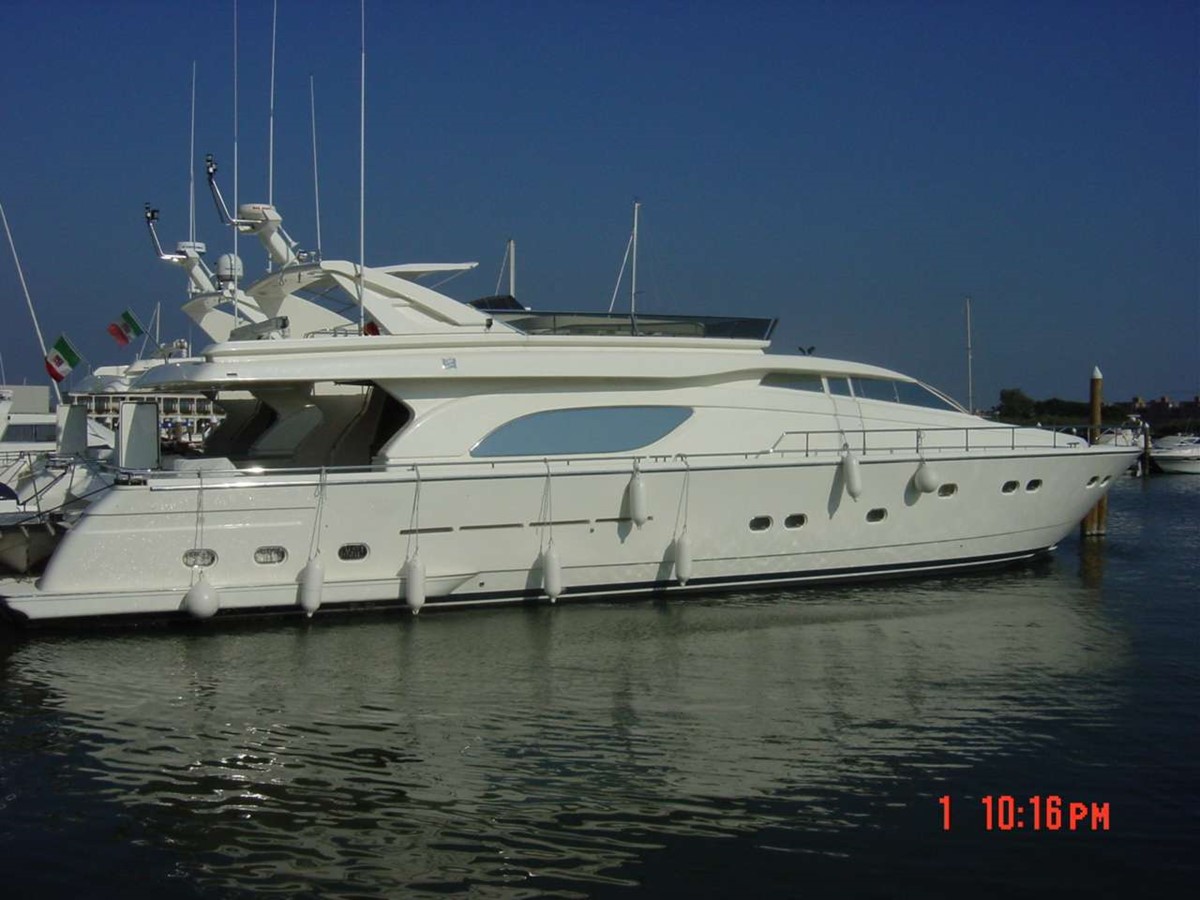 FERRETTI - 2003 FERRETTI YACHTS 80' 7