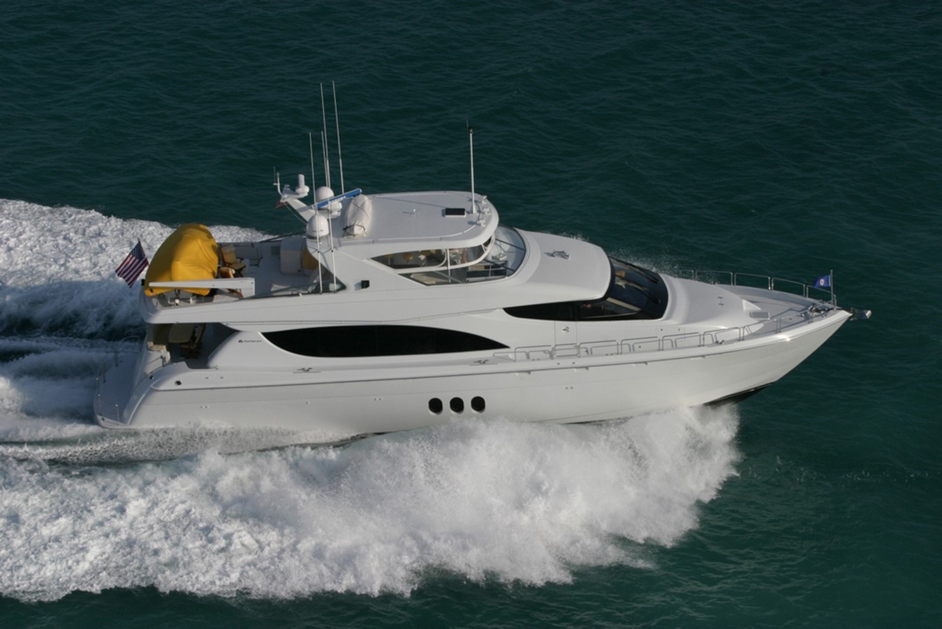 ANGEL WINGS - 2004 HATTERAS 80' Motoryacht