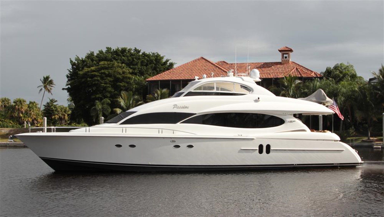 Passion - 2005 LAZZARA 80' Open Bridge Grand Salon