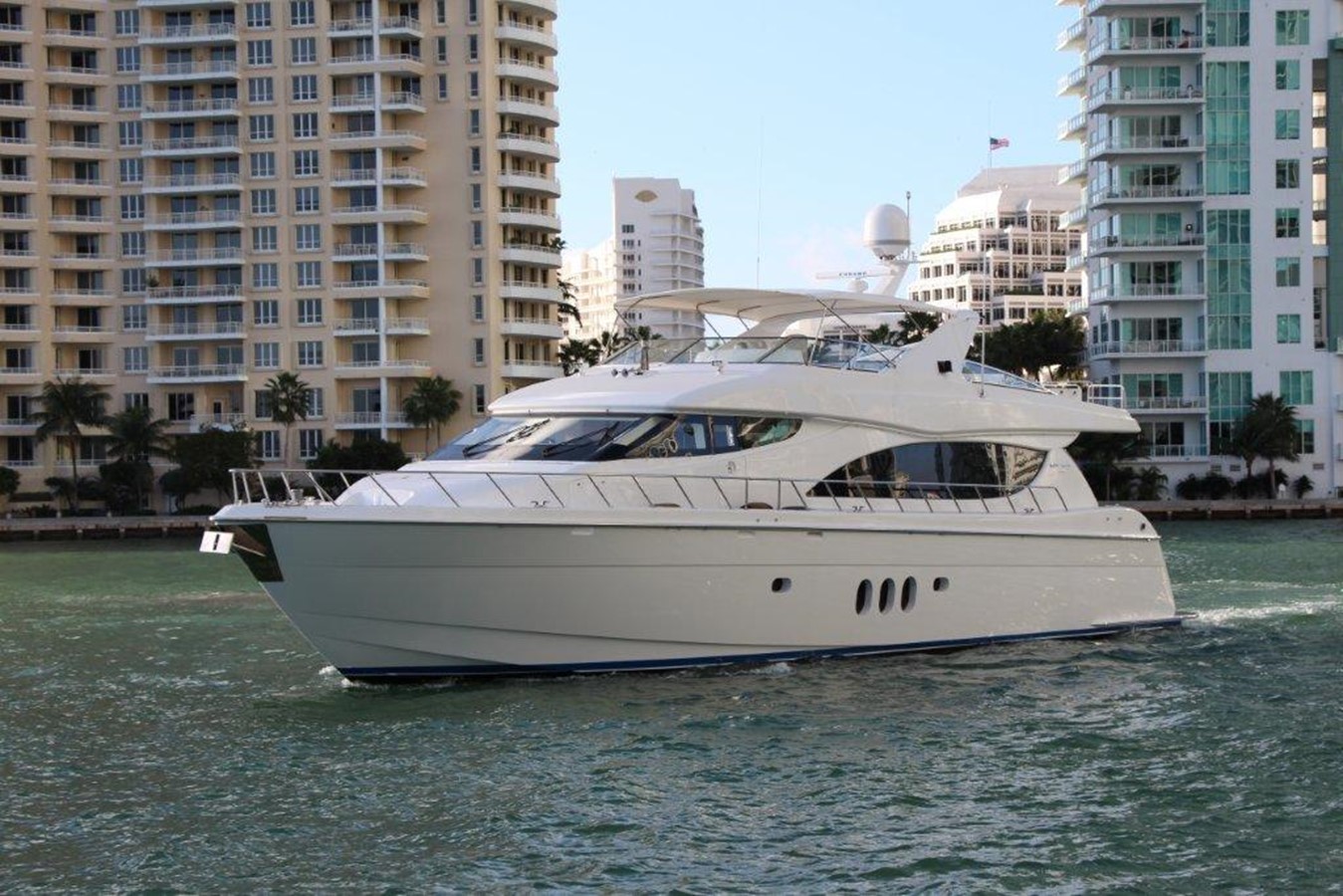 Air - 2008 HATTERAS 80' Motor Yacht