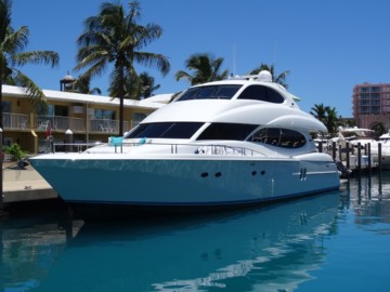 Lady Leah - 2003 LAZZARA 80' Sky Lounge