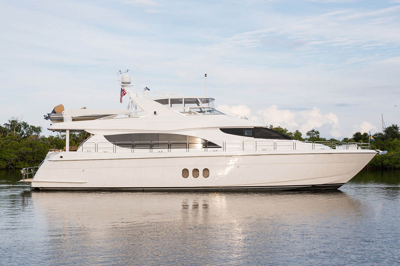 JANE E - 2004 HATTERAS 80' Motoryacht