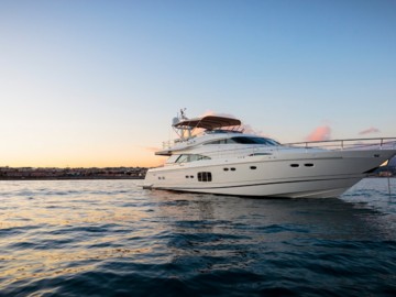 SORAYA M - 2010 FAIRLINE 80'
