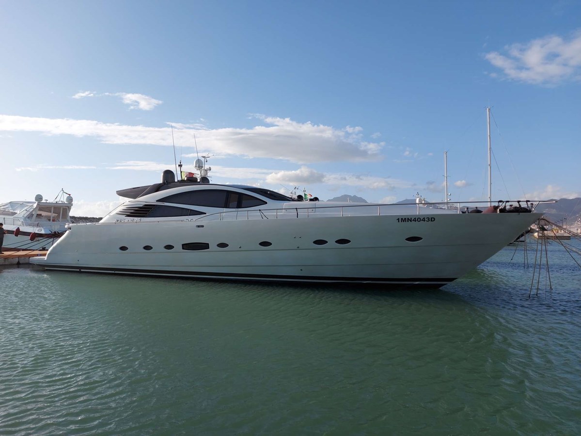 ONLY ONE - 2006 PERSHING 78' 9