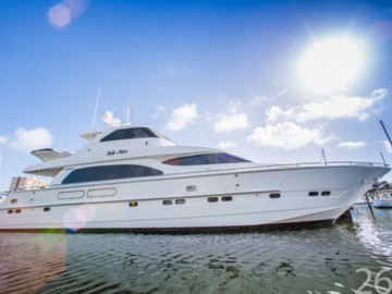 Bella Mare - 2005 HORIZON 78' Horizon Sky Lounge