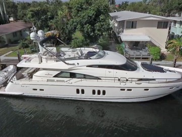 La Belle Shesh - 2008 FAIRLINE 78' Squadron