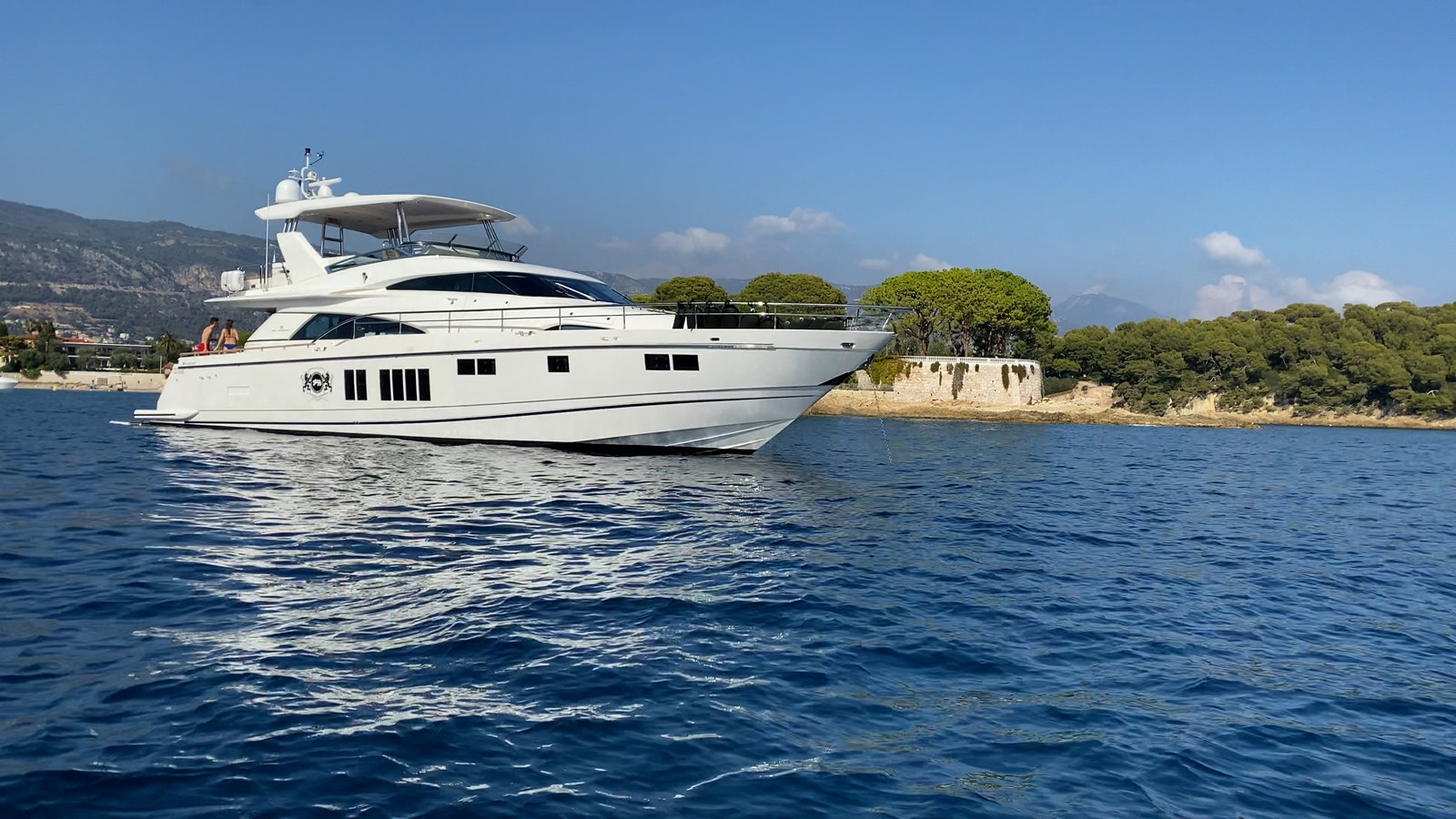 M/Y ALOHA - 2014 FAIRLINE 77' 8