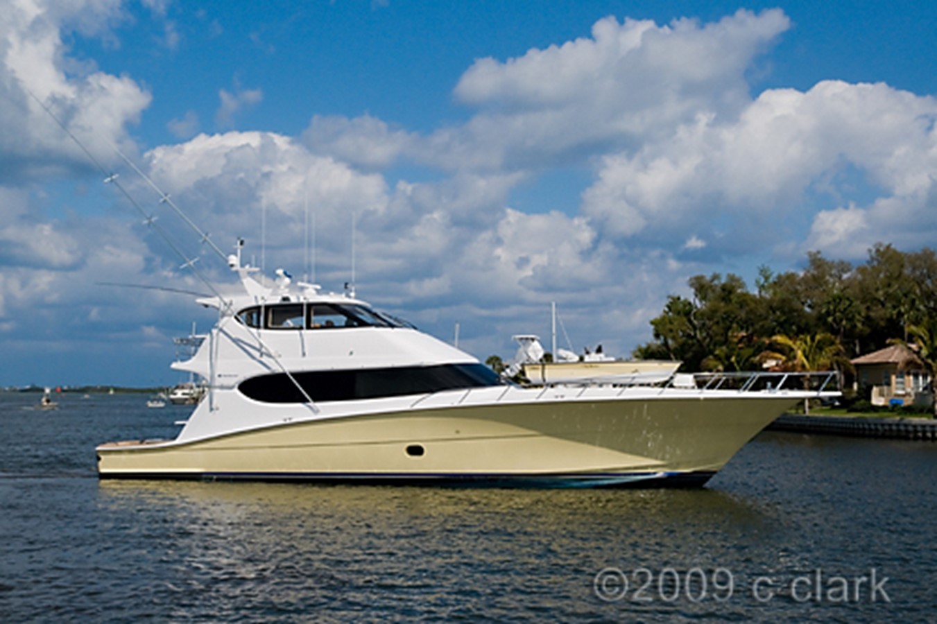 MARLENA - 2007 HATTERAS 77' Convertible