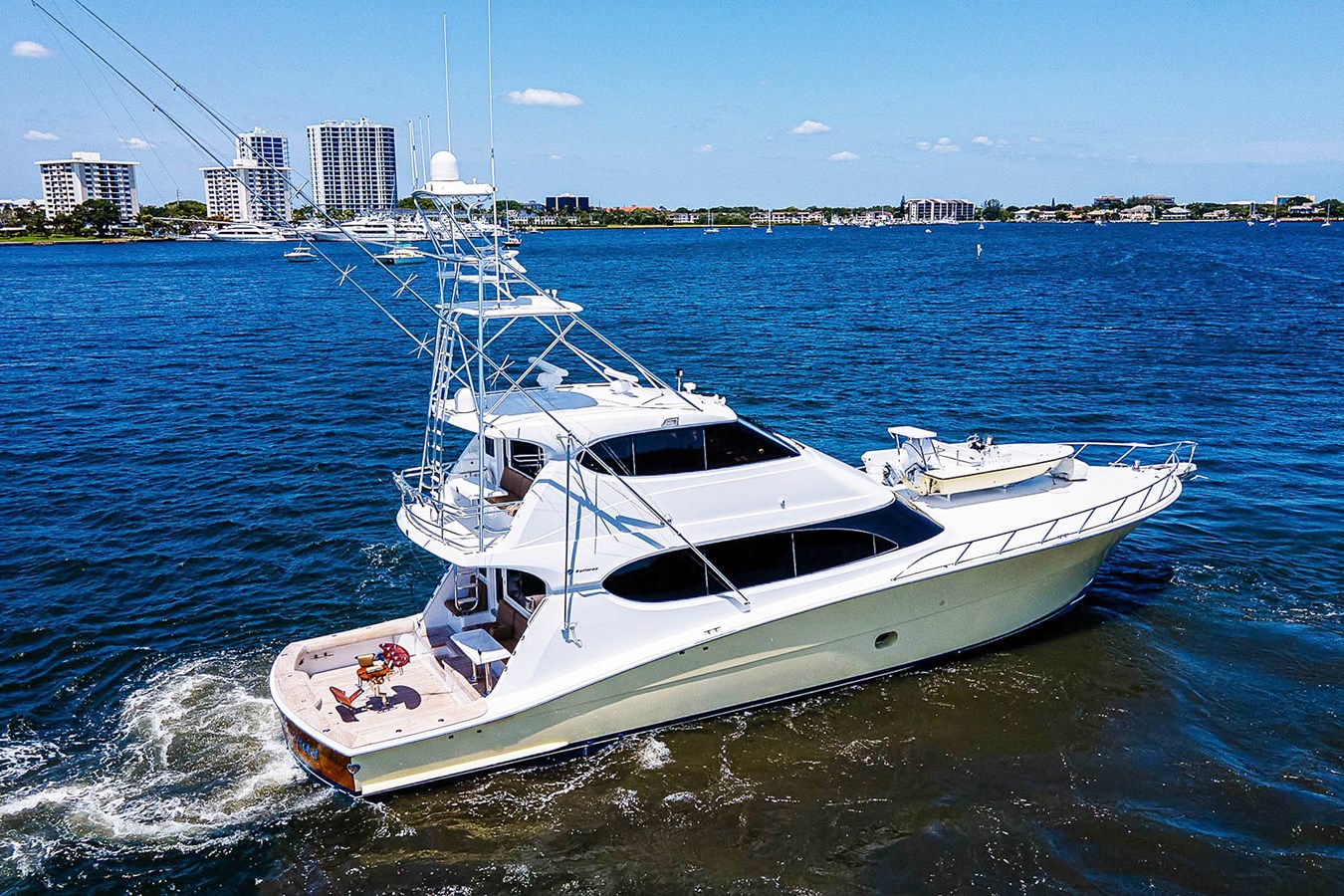 Dos Rosas - 2008 HATTERAS 77' Enclosed Bridge Conv