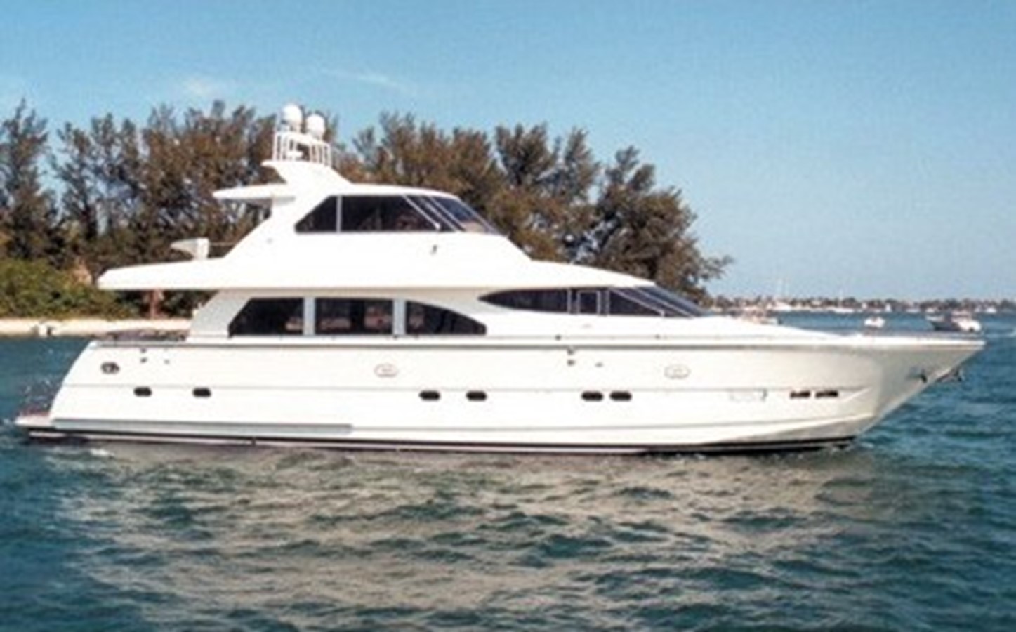 76' Horizon Skylounge Motoryacht - 2007 HORIZON 76