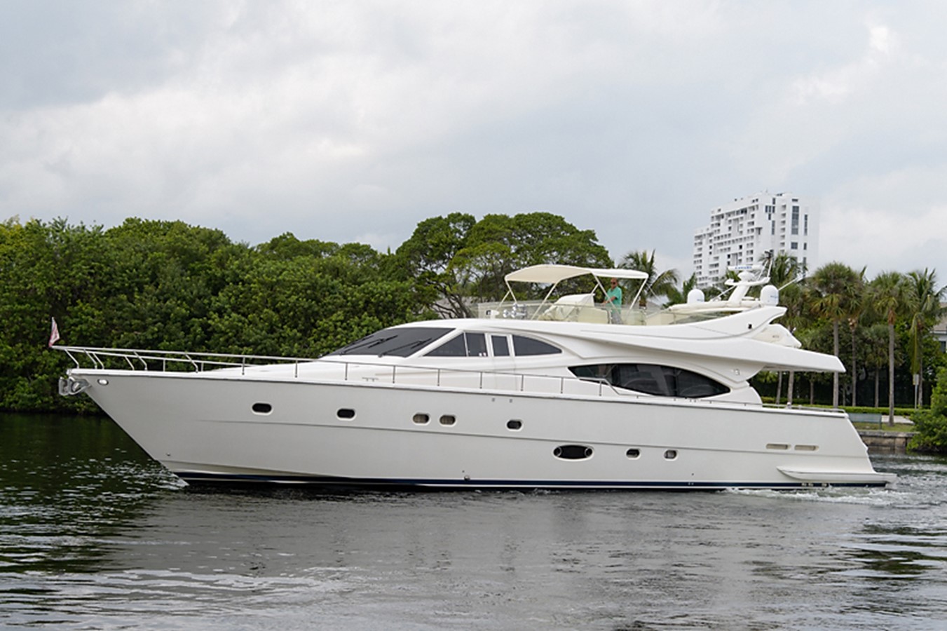 DEB-IT - 2004 FERRETTI YACHTS 76' Motor Yacht Flyb