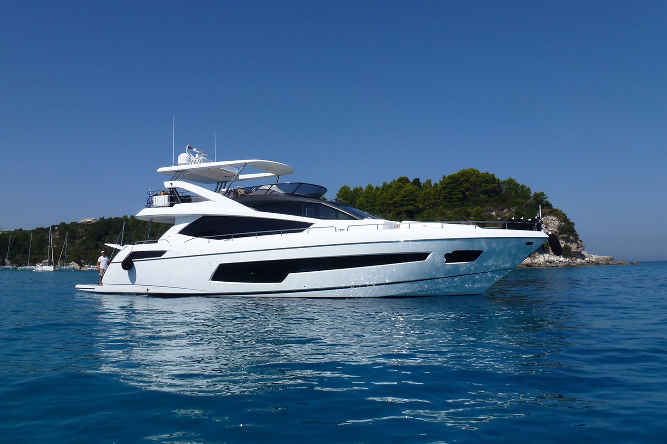 Varvara - 2014 SUNSEEKER 75' 5