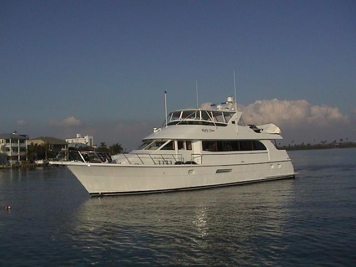 No Name 75SD - 2001 HATTERAS 75' 4