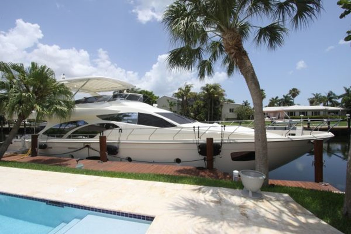 CMTE DANIEL - 2010 AZIMUT YACHTS 75' 4