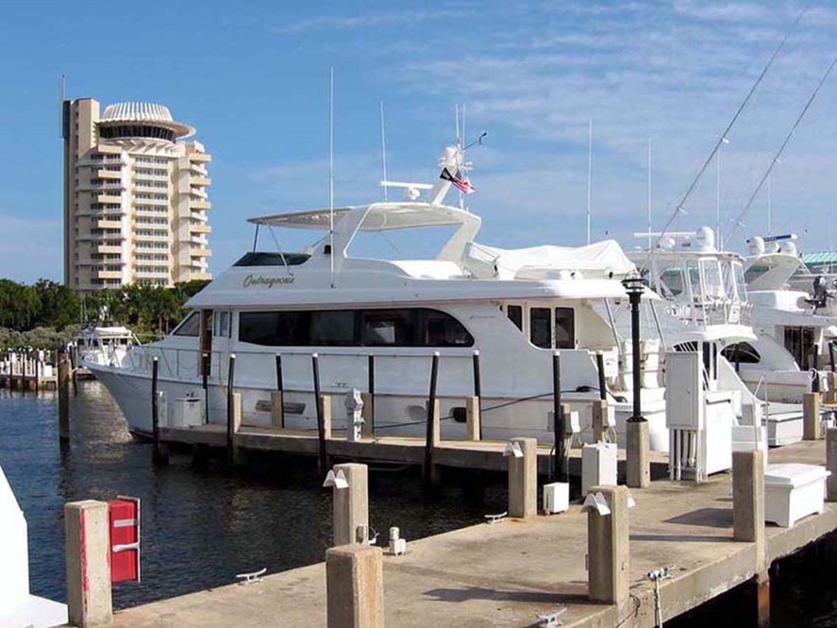 No Name 75 - 2000 HATTERAS 75' Cockpit Motoryacht