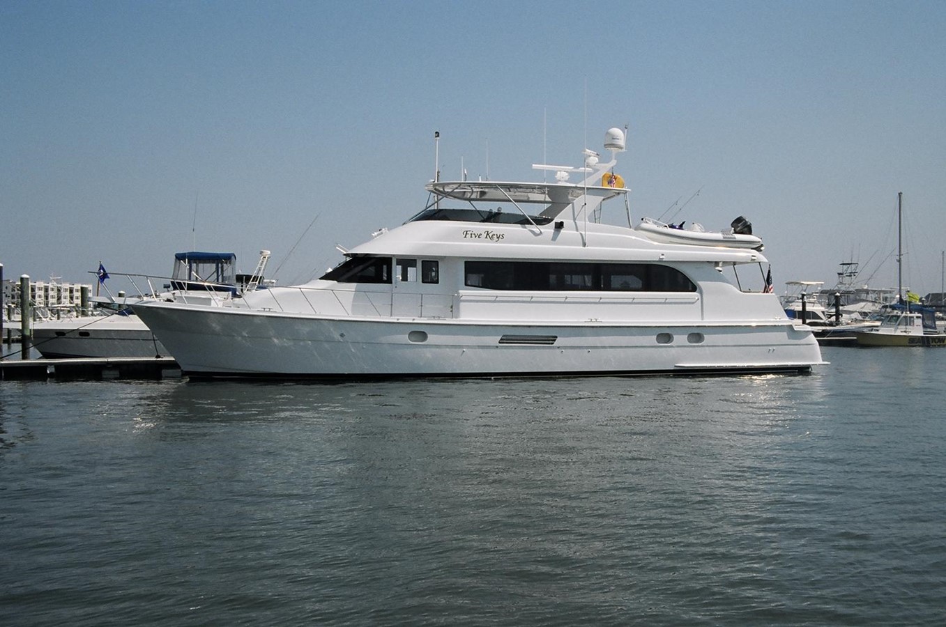 FIVE KEYS - 2002 HATTERAS 75' Cockpit Motoryacht