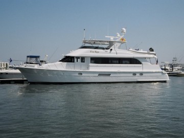 FIVE KEYS - 2002 HATTERAS 75' Cockpit Motoryacht