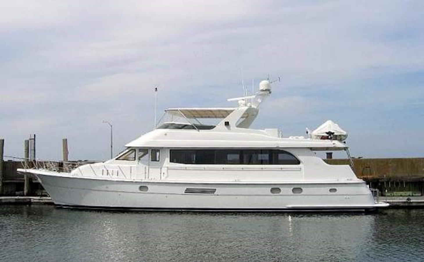 Eastern Point - 2001 HATTERAS 75' Sport Deck