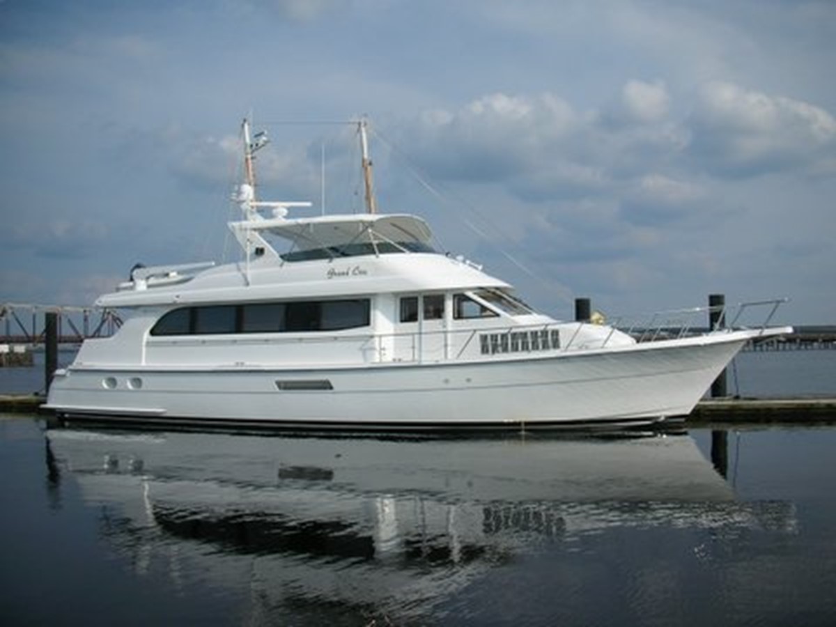 GRAND CRU - 2001 HATTERAS 75' Cockpit MY